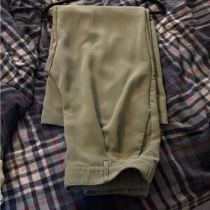 GAP women’s Pants in Olive Green